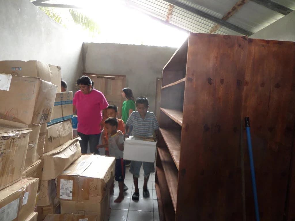 Construction of the new community library in Santa Martha, Belize